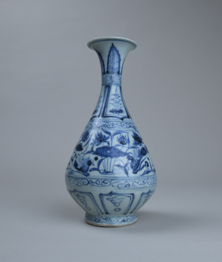 鴛鴦玉壺春瓶
元，14世紀，景德鎮
青花瓷
高25厘米